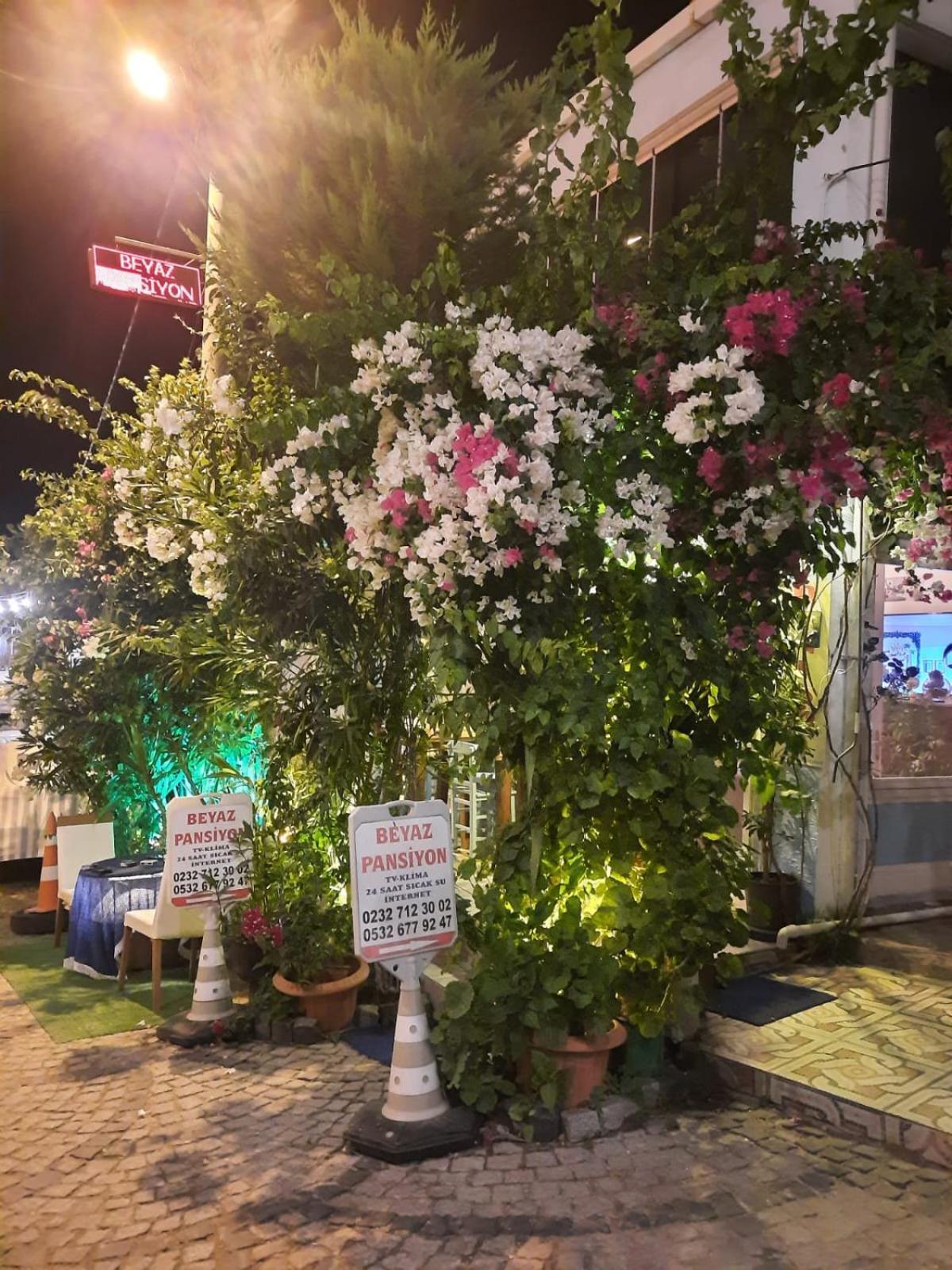 Çeşme Beyaz Apart Pansiyon מראה חיצוני תמונה